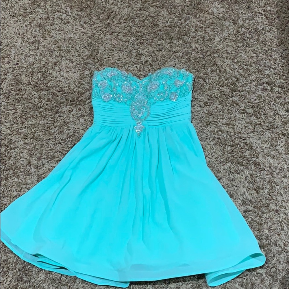 Short formal dress